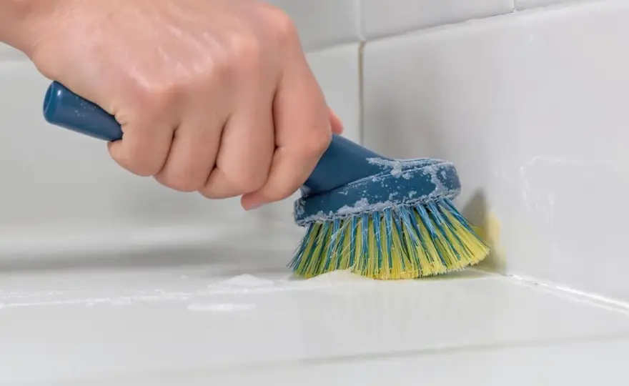Jak czyścić fugi? Skuteczne metody bez niszczenia spoin!