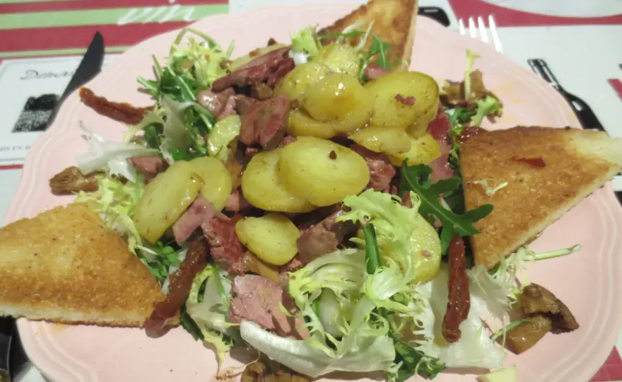 Quel vin avec la salade périgourdine - Le guide parfait