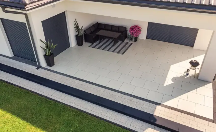 Jak zrobić opaskę wokół domu, żeby odprowadzała wodę?