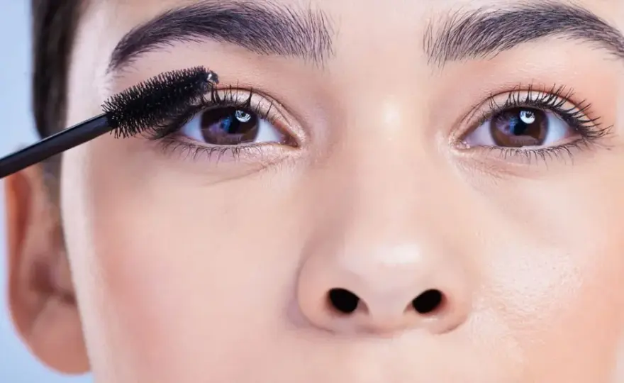 Runde Augen schminken - So streckst du deinen Blick!