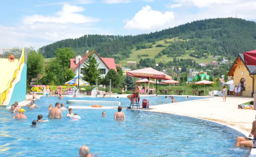 Termy w Tyliczu czy baseny? - Gdzie szukać relaksu bez tłumów?