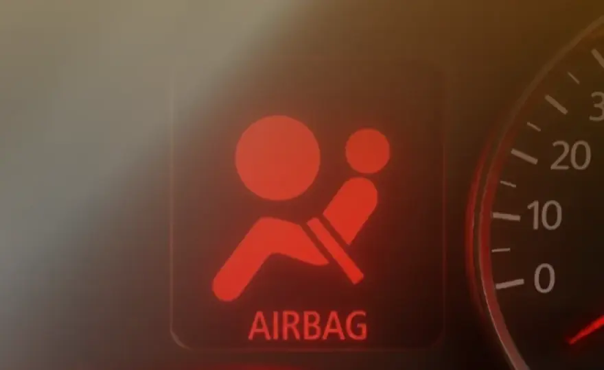 Riparazione airbag obbligatoria? Richiami, spia SRS e costi