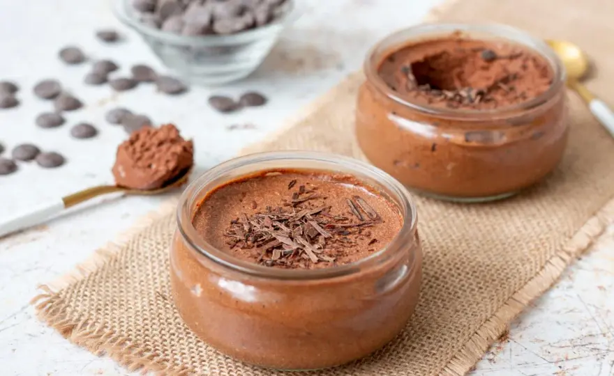Mousse au chocolat légère et fondante - la méthode fiable