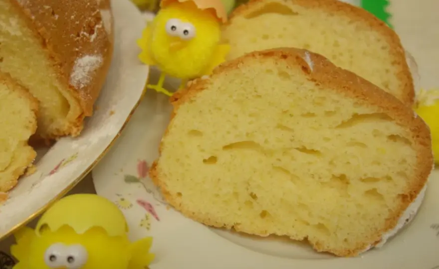 Babka z majonezem - sprawdzony przepis na wilgotne ciasto