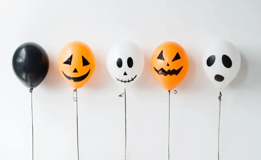 Halloween-Deko mit Kindern basteln - einfach und günstig