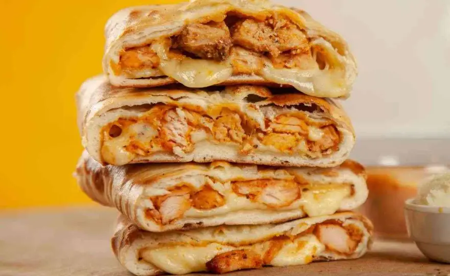 Scaccia ragusana fatta in casa, ricetta e segreti della sfoglia