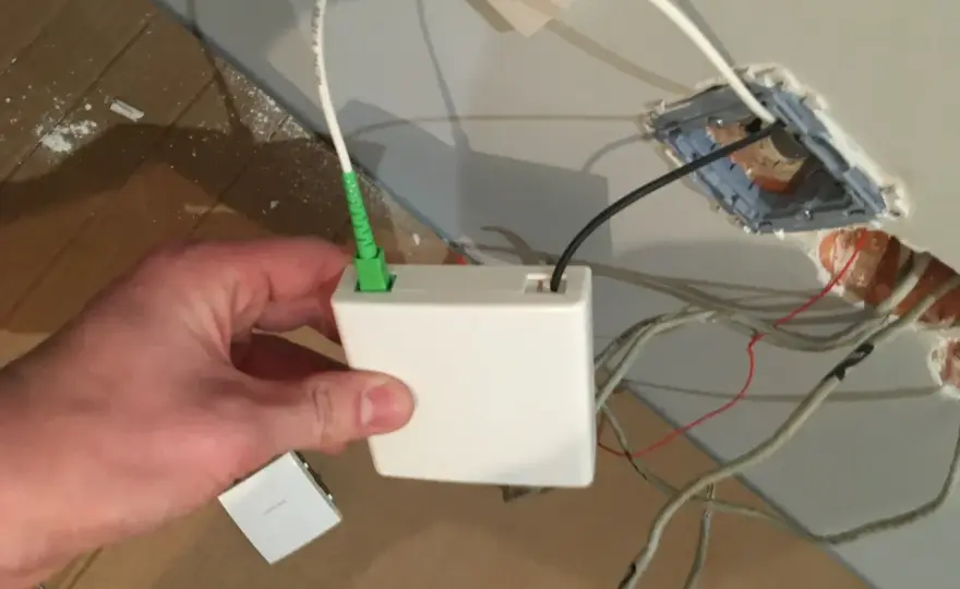 Jak podłączyć internet światłowodowy bez błędów?