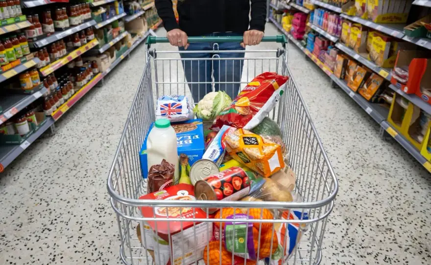 Gdzie najtaniej robić zakupy w Anglii? Porównanie cen supermarketów