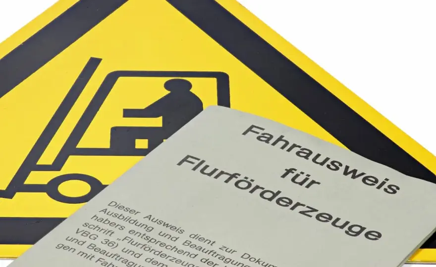 Staplerschein für Hubwagen? Diese Regeln gelten im Lager