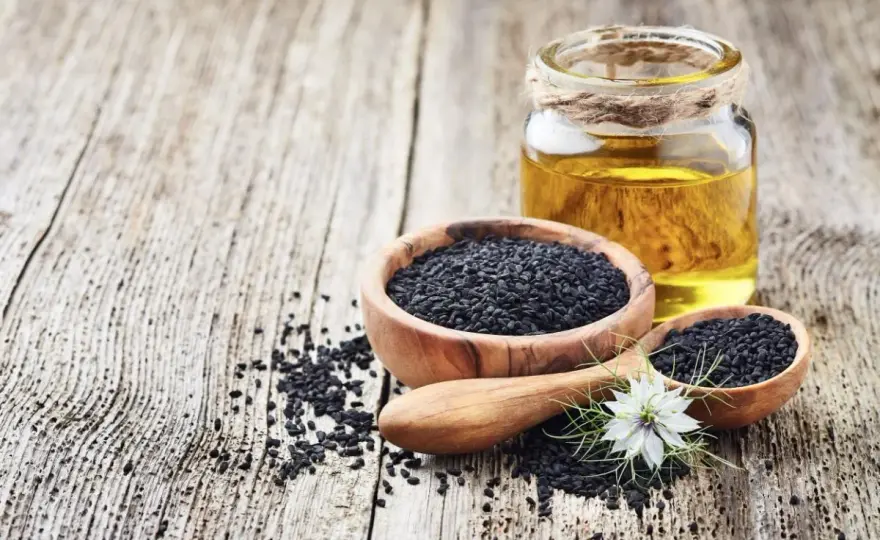 Olio di nigella: benefici, usi e controindicazioni