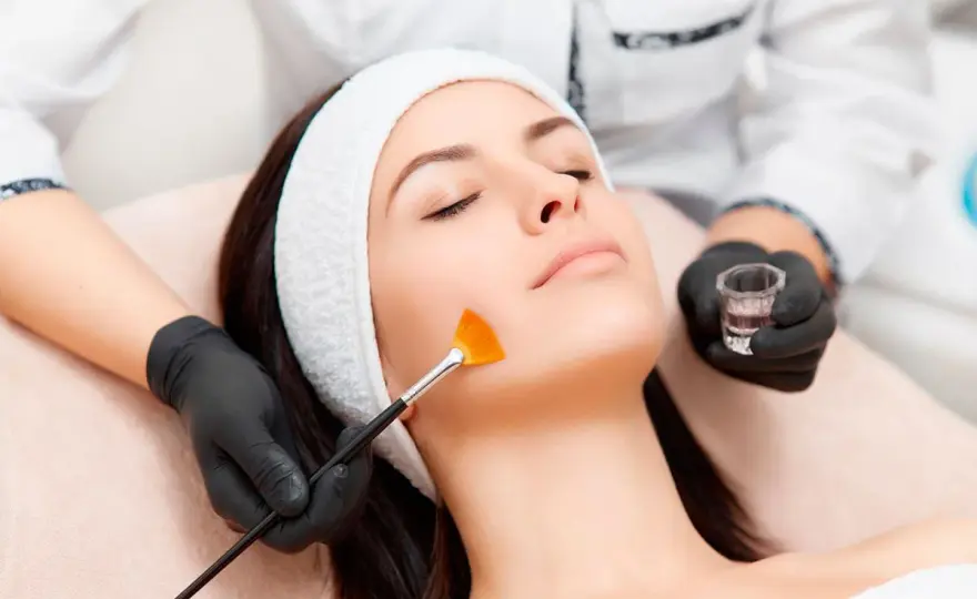 Peeling químico - ¿Merece la pena? Guía completa para tu piel