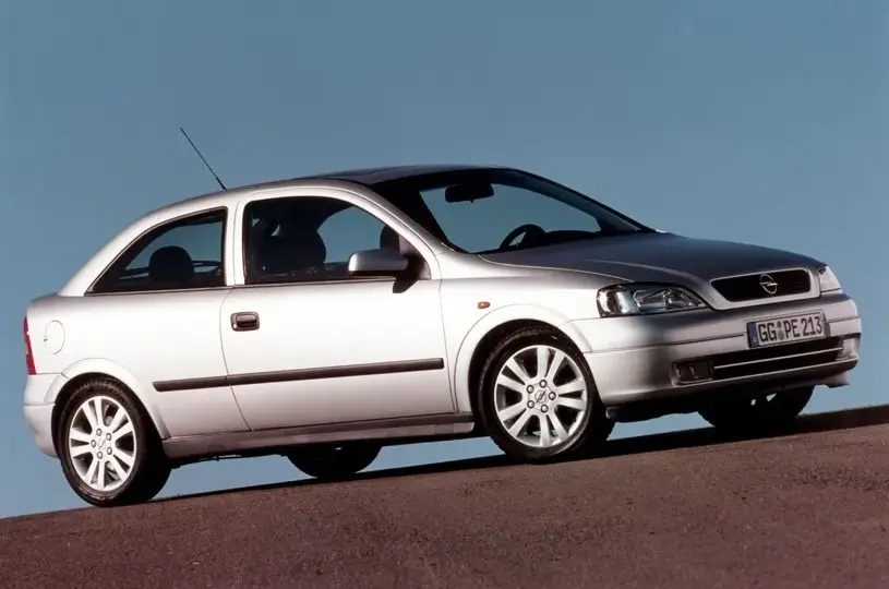 Bezpieczniki w Opel Astra G - Gdzie ich szukać, by uniknąć problemów