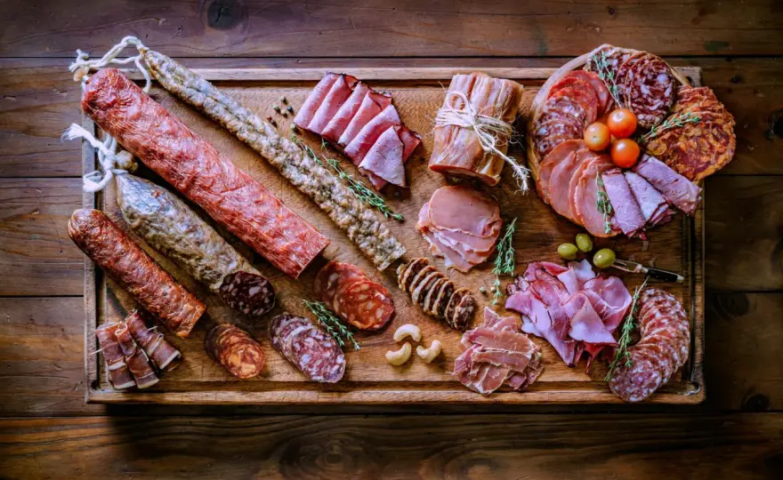 Tagliere di salumi e formaggi - La guida per un successo garantito