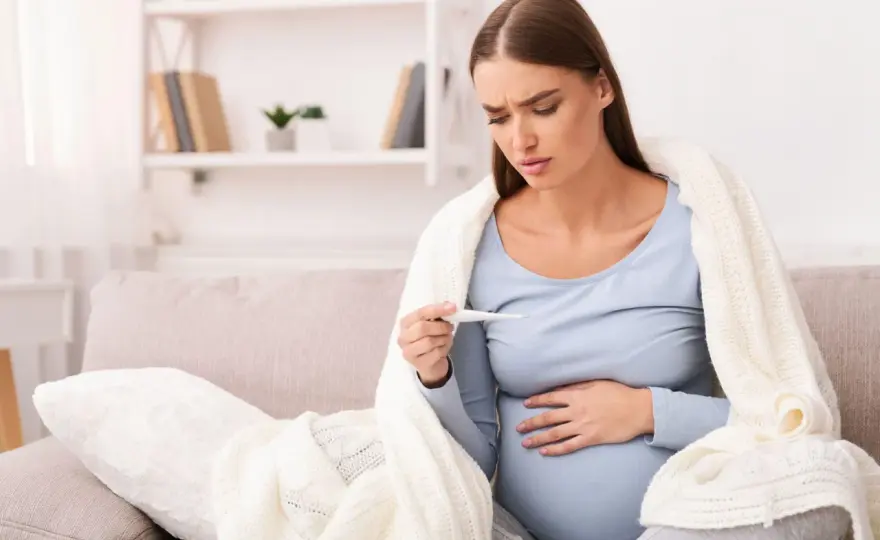 Febbre in gravidanza - cosa fare e quando chiamare il medico