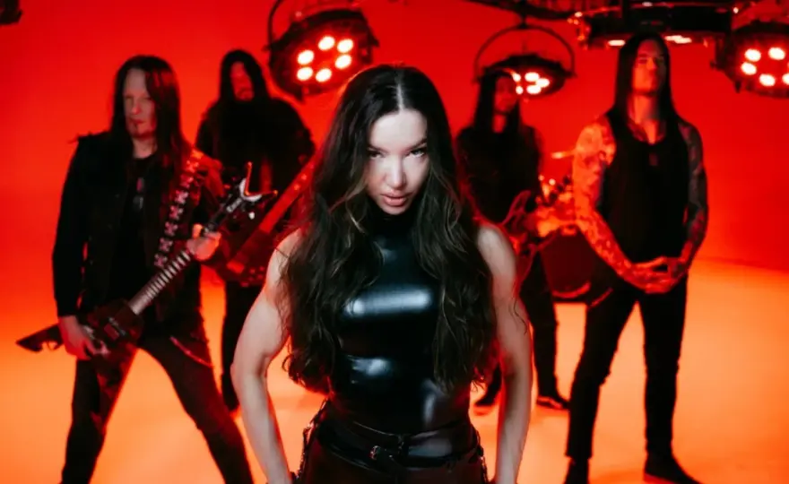 Arch Enemy wokalistki - Kto śpiewa teraz? Historia zmian!
