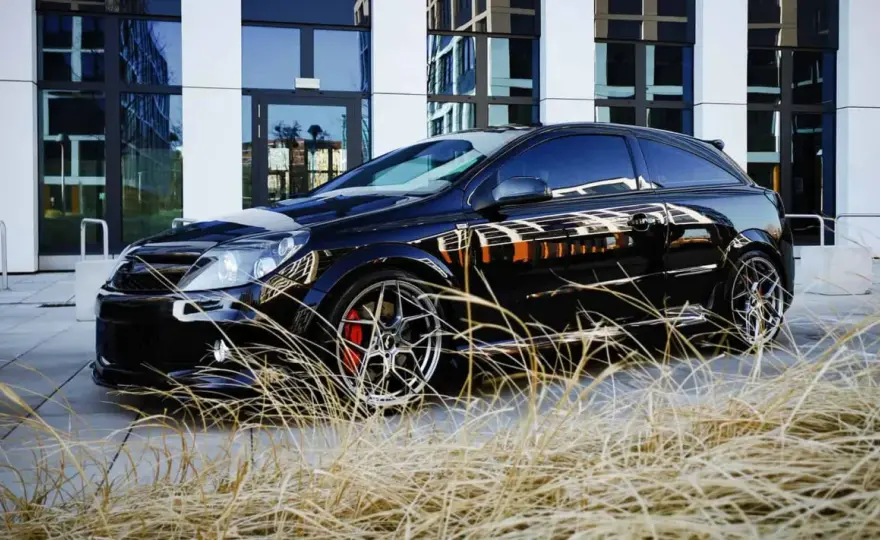 Opel Astra GTC - którą wersję i silnik wybrać?