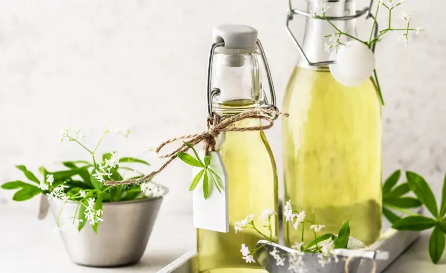 Waldmeistersirup – So gelingt der beste Frühlingssirup!