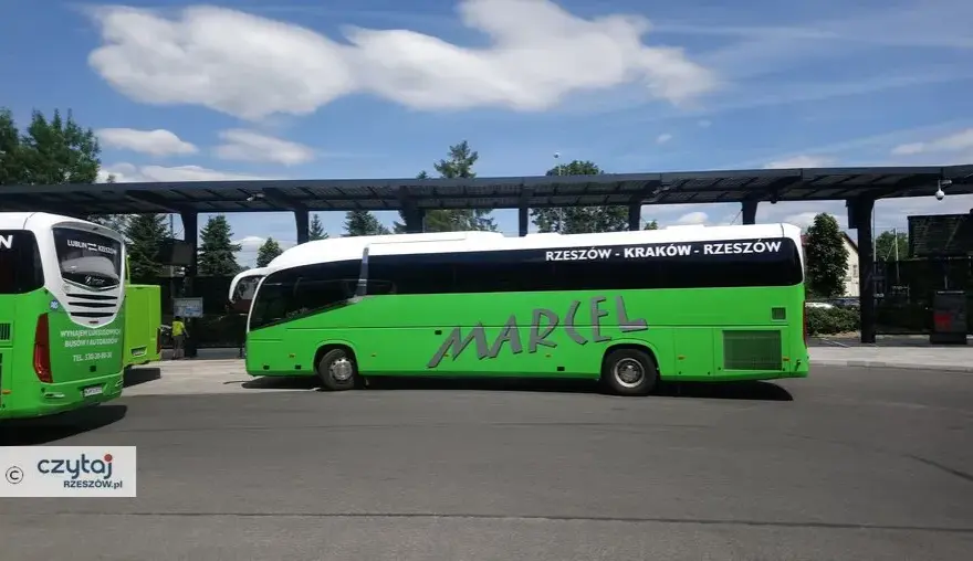 Ropczyce Marcel: Gdzie znajdziesz swój bus? Dworzec Autobusowy!