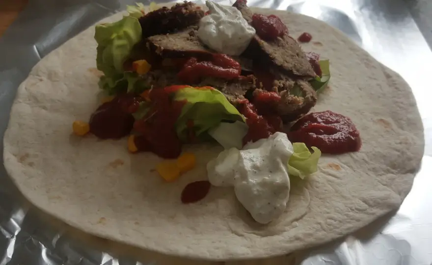 Domowy kebab z baraniny: Przepis na soczyste mięso i autentyczny smak