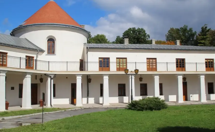 Zamek w Lesku - Przewodnik po historii i atrakcjach okolicy