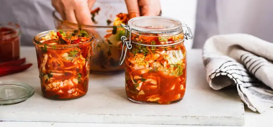 Gdzie kupić kimchi w Warszawie? Sprawdź najlepsze miejsca!