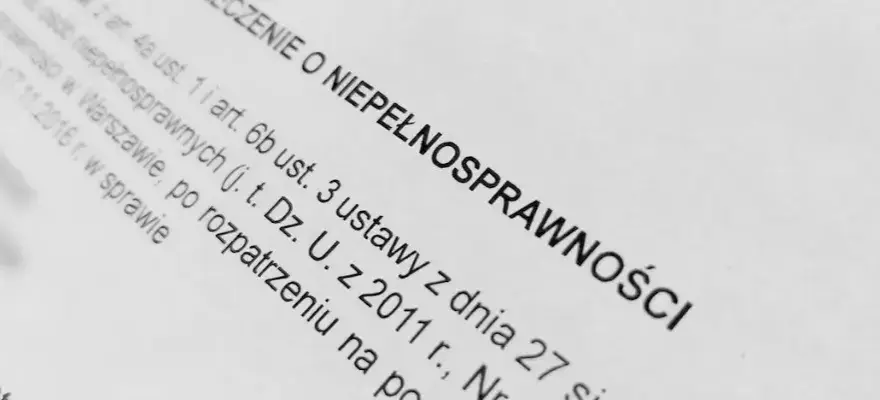 Czy opiekun osoby niepełnosprawnej może dorobić? Sprawdź ograniczenia