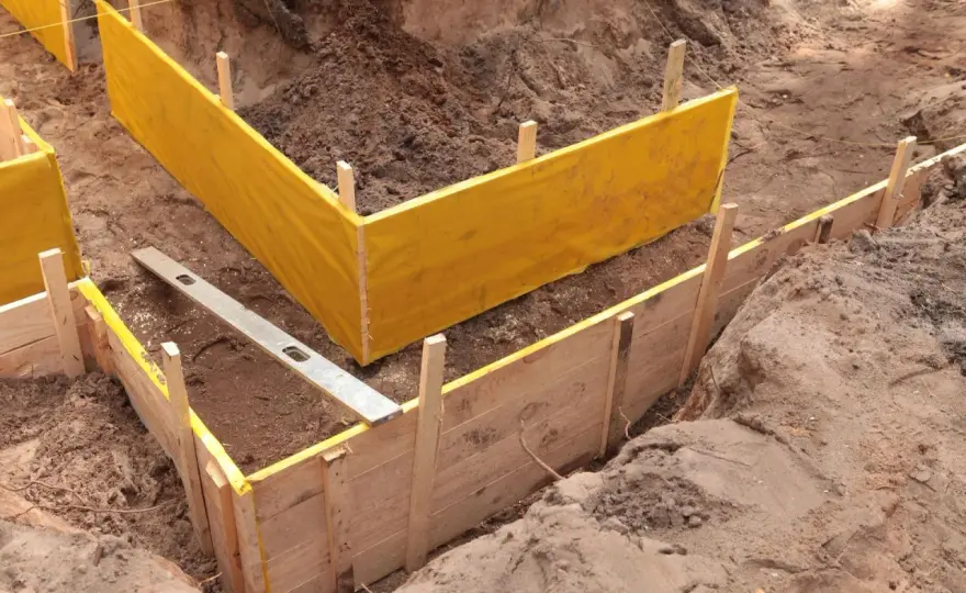 Dół pod fundament: jak wykonać i uniknąć kosztownych błędów