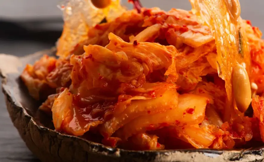 Kimchi ohne Fischsauce - so gelingt die vegane Fermentation