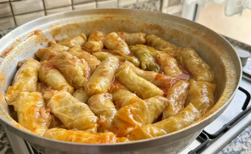 Co do gołąbków na obiad - najlepsze dodatki i sosy, które zachwycą