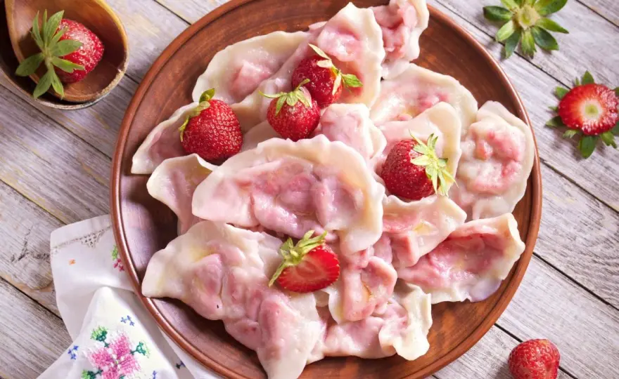 Pierogi z truskawkami bez pękania - sprawdzone proporcje