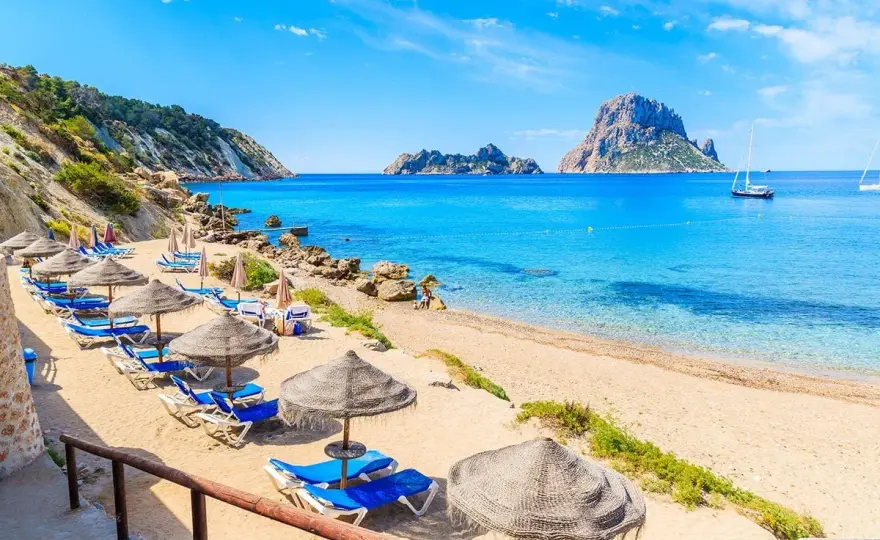 Ibiza: Trzecia co do wielkości wyspa Balearów z niezwykłymi atrakcjami