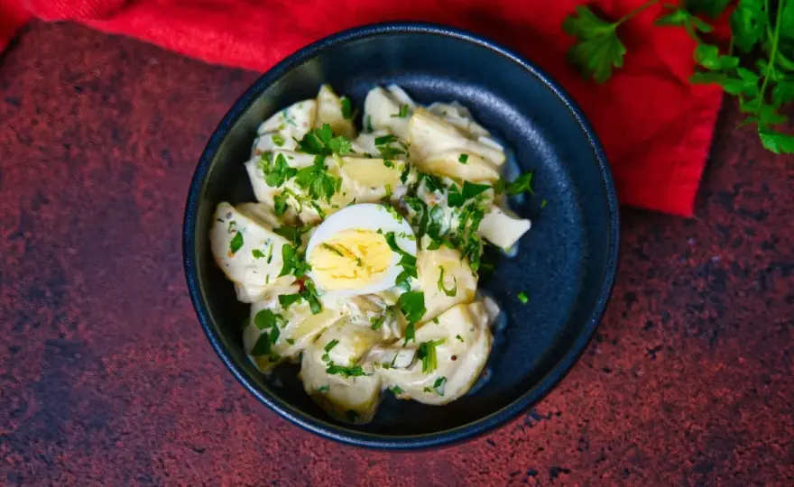 Kartoffelsalat mit Mayo - So wird er cremig & perfekt!