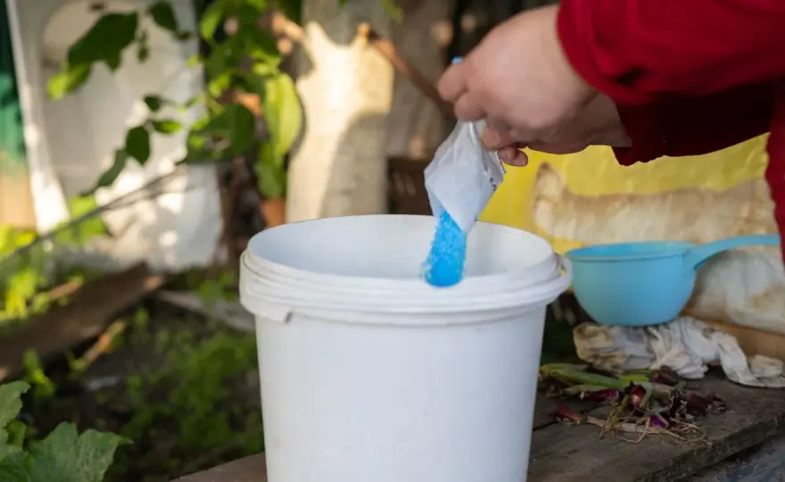 Bouillie bordelaise - usages, dosage et précautions au jardin