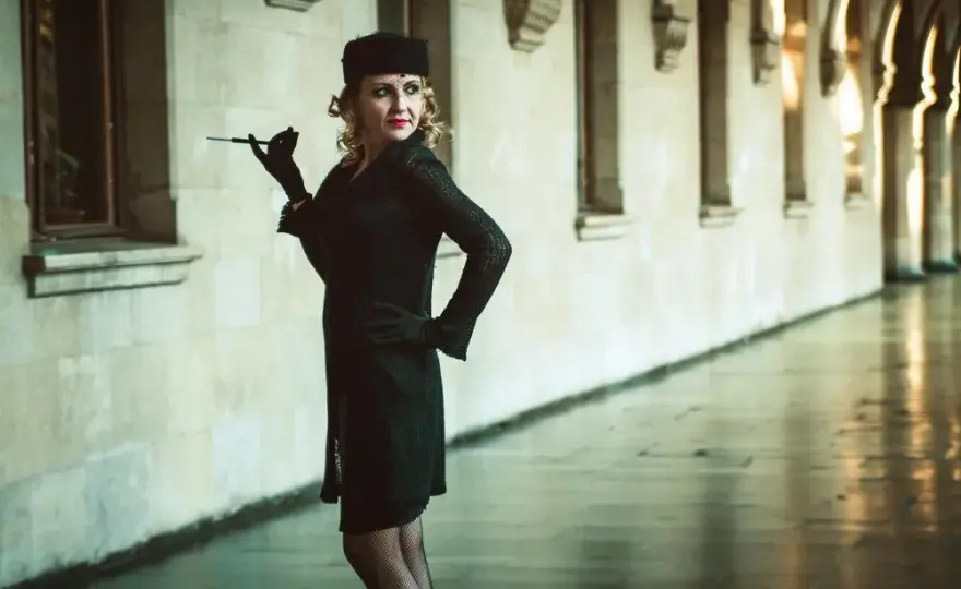 Impreza Hollywood: jak się ubrać? Klasyka i nowoczesność