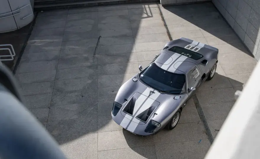 Ford GT40 - Dlaczego stał się legendą i jak odróżnić wersje?