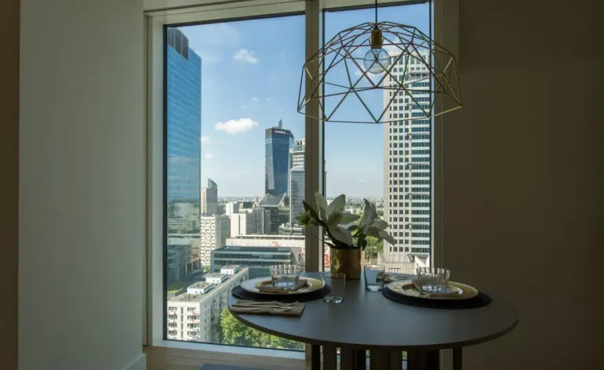 Ile kosztuje apartament na Złotej 44? Ceny, trendy i porównania