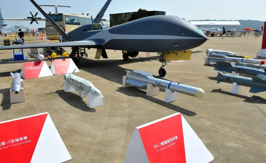 Bewaffnete Drohnen verstehen - Technik, Wirkung & Abwehr