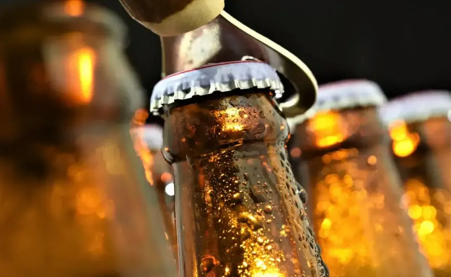 Ile gramów alkoholu ma piwo - Sprawdź, ile porcji naprawdę wypijasz