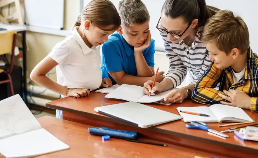 Co to jest edukacja? Definicja, cele i znaczenie kształcenia