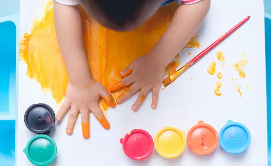Pintar con niños en casa - Guía fácil para evitar el caos