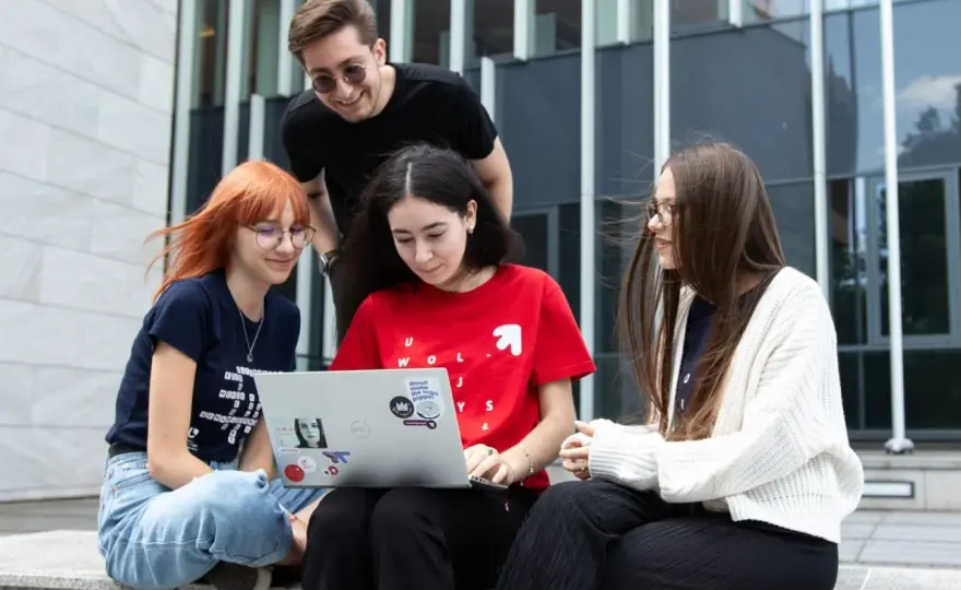 Uniwersytet Łódzki opinie: co naprawdę myślą studenci o uczelni?