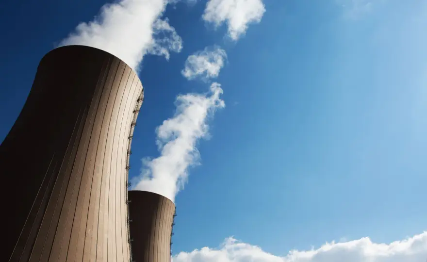Elektrownie atomowe w Europie: Ile reaktorów działa? Polska też buduje!