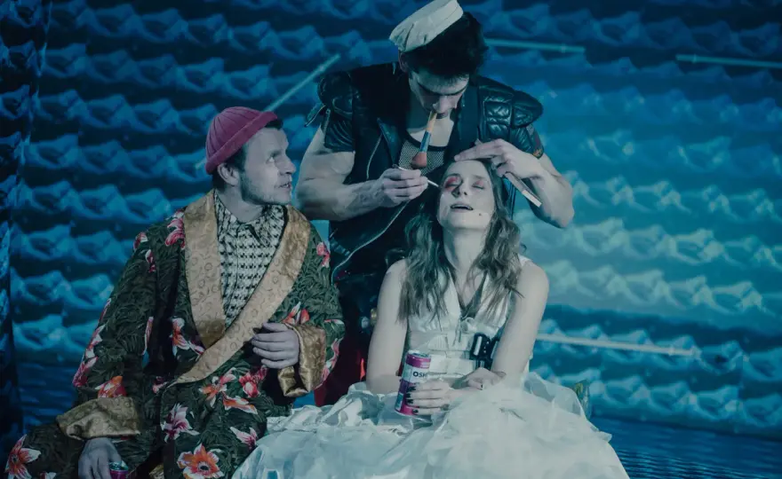 Ile trwa spektakl w teatrze - Ile czasu zarezerwować na wieczór?
