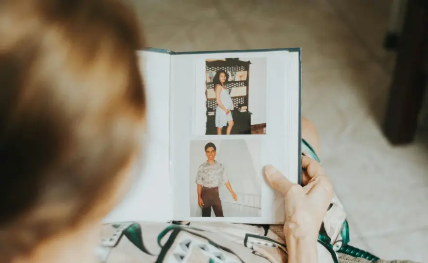 Jak zrobić fotoksiążkę - Profesjonalny poradnik od plików po druk