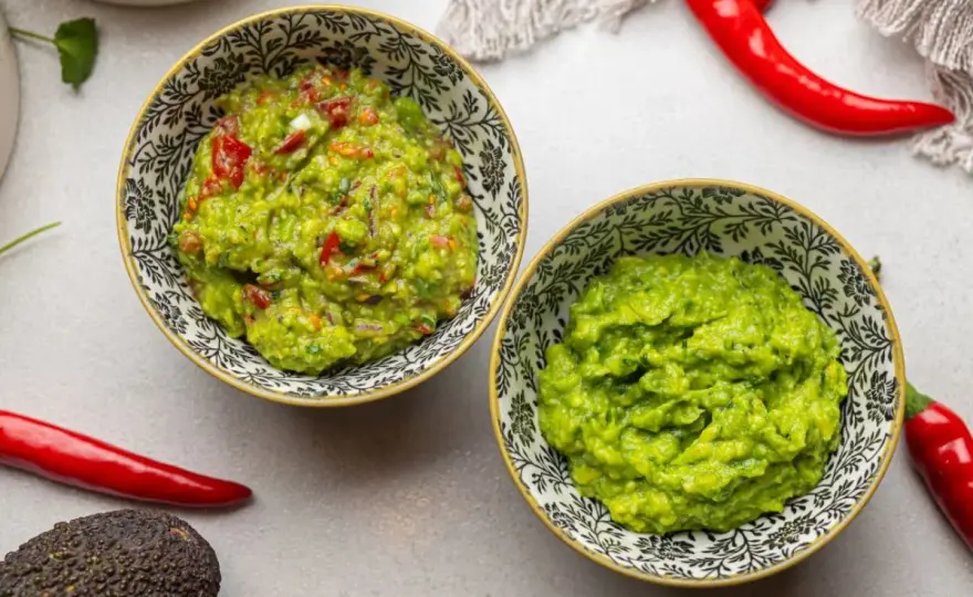 Jak zrobić guacamole z pomidorem – prosty przepis na pyszną przekąskę