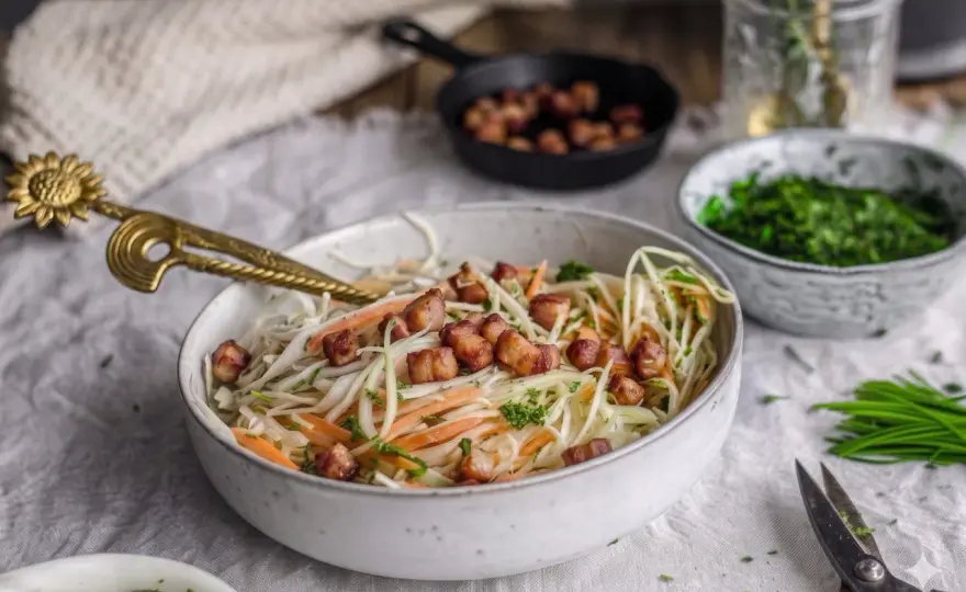 Krautsalat Rezept - Warum der Kohl oft zu hart bleibt und was hilft