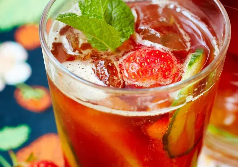 Pimms the drink - odkryj wyjątkowy smak i historię tego napoju