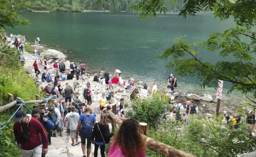 Morskie Oko - jak dojść, ile trwa marsz i jak uniknąć tłumów?
