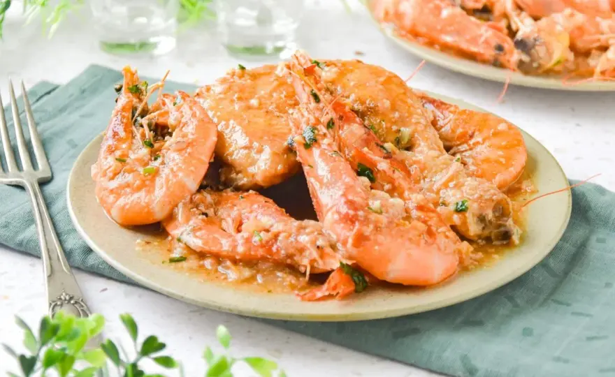 Pollo con gambas, la receta catalana de mar y montaña