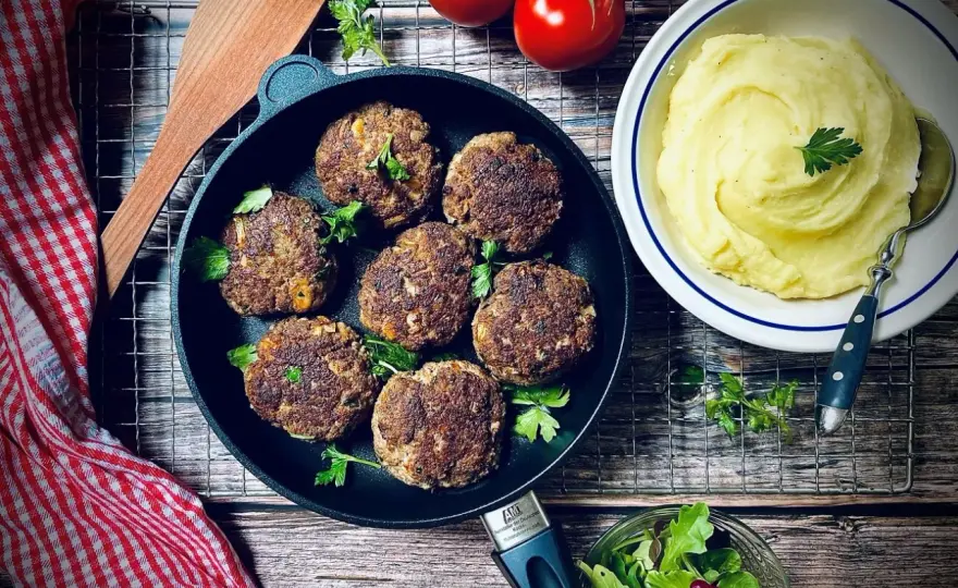 Klassisches Frikadellen-Rezept - So werden sie außen kross und saftig